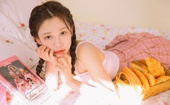 美女裸妆全身无遮掩图片